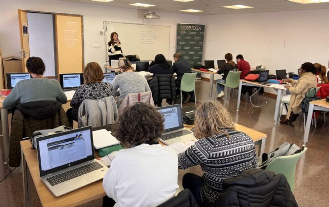 Convega pone en marcha siete cursos gratuitos de formación profesional para facilitar la inserción laboral a más de un centenar de desempleados de la Vega Baja - 1, Foto 1