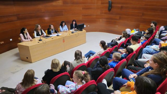 113 estudiantes participan en las jornadas 'mujeres del ámbito científico tecnológico de la Región de Murcia' organizadas por el Ayuntamiento de Murcia - 3, Foto 3