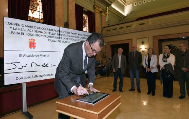 El Ayuntamiento y la Real Academia de Bellas Artes Santa María de la Arrixaca estrechan lazos con la celebración de una magna exposición en homenaje a los pintores murcianos del siglo XX - 3, Foto 3