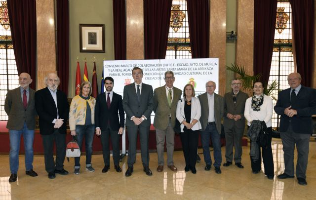 El Ayuntamiento y la Real Academia de Bellas Artes Santa María de la Arrixaca estrechan lazos con la celebración de una magna exposición en homenaje a los pintores murcianos del siglo XX - 4, Foto 4