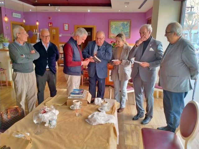 Literatura . Sevilla.El Ateneo de Triana y el Ateneo Literario de Puerto Real, prepara a sus miembros de equipos para celebrar reuniones - 1, Foto 1