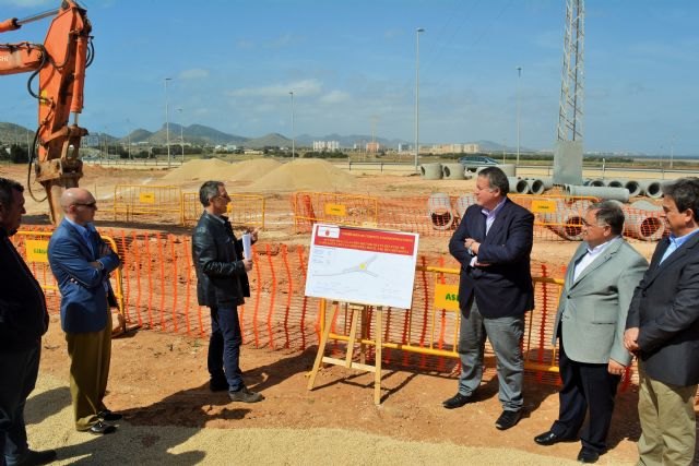 La nueva rotonda de acceso a Cabo de Palos mejorará la circulación de más de 7,4 millones de vehículos que se desplazan al año - 1, Foto 1