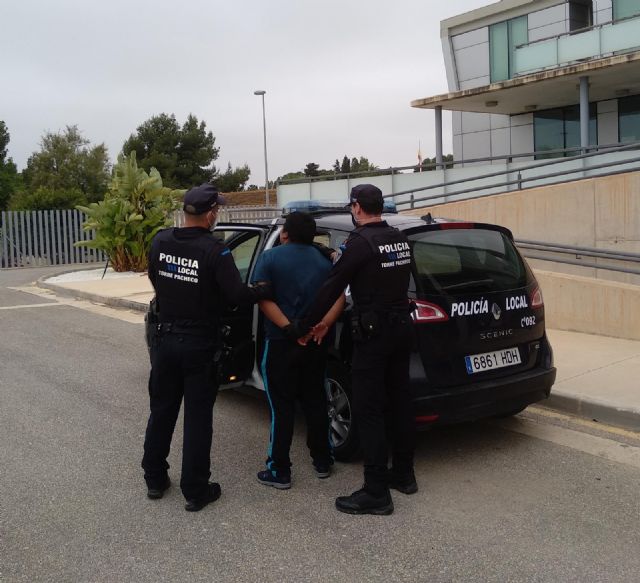 La Policía Local de Torre Pacheco detiene a tres personas por incumplir las medidas de restricción del estado de alarma - 1, Foto 1