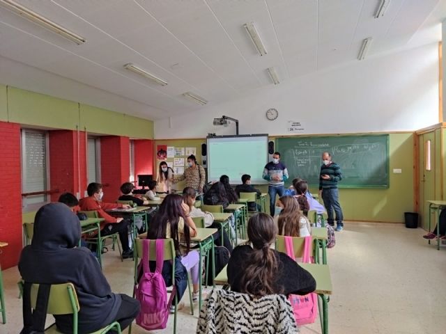 La Fundación Secretariado Gitano lleva a cabo una campaña de sensibilización en los centros educativos de Puerto Lumbreras - 1, Foto 1