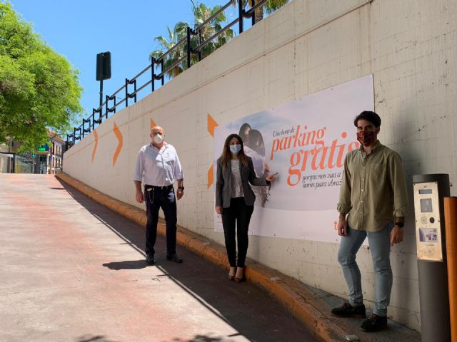 Cerca de 300 conductores se beneficiaron de una hora gratis en los aparcamientos de La Glorieta y Plano de San Francisco durante la jornada de ayer - 1, Foto 1