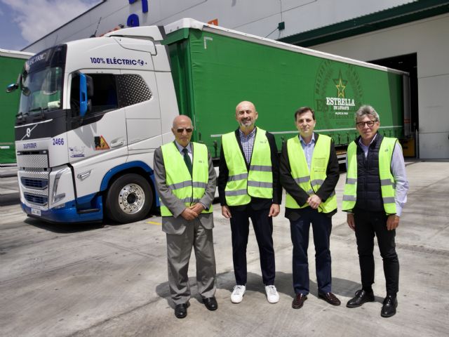 Estrella de Levante estrena camiones eléctricos con 'cero emisiones' para el transporte con carga y descarga automática en su centro logístico - 2, Foto 2