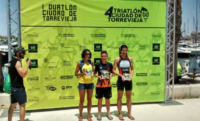 Brillante participación de los triatletas murcianos en el Olímpico de Torrevieja - 1, Foto 1