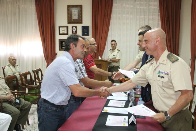 Entrega de los certificados de profesionalidad y diplomas de finalización del plan de estudios del Taller de Empleo Castillitos. - 2, Foto 2