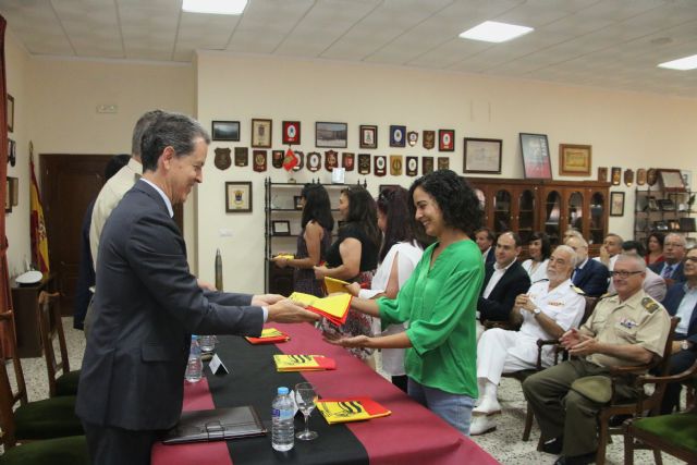 Entrega de los certificados de profesionalidad y diplomas de finalización del plan de estudios del Taller de Empleo Castillitos. - 3, Foto 3