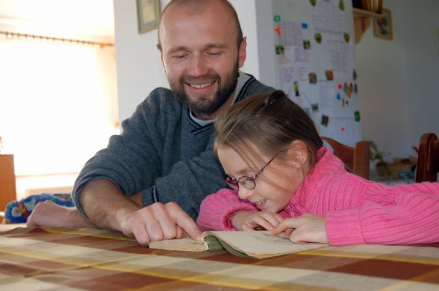 Aldeas Infantiles SOS consigue más de 5.000 firmas para impulsar el acogimiento familiar especializado en España - 3, Foto 3