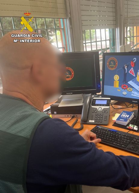 La Guardia Civil desarticula un grupo delictivo que estafaba a empresas del Campo de Cartagena - 2, Foto 2