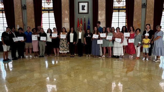 Estudiantes americanos de la Universidad de Loyola reciben sus diplomas en el Ayuntamiento de Murcia - 1, Foto 1