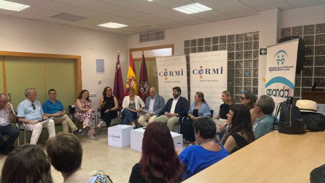 Visitación Martínez: “Me comprometo a que la discapacidad siempre estará presente en el trabajo que se haga desde la Asamblea Regional” - 4, Foto 4