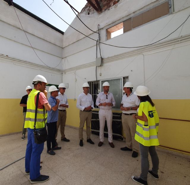 El IES Ginés Pérez Chirinos de Caravaca de la Cruz iniciará el curso con cubiertas nuevas y placas solares - 2, Foto 2