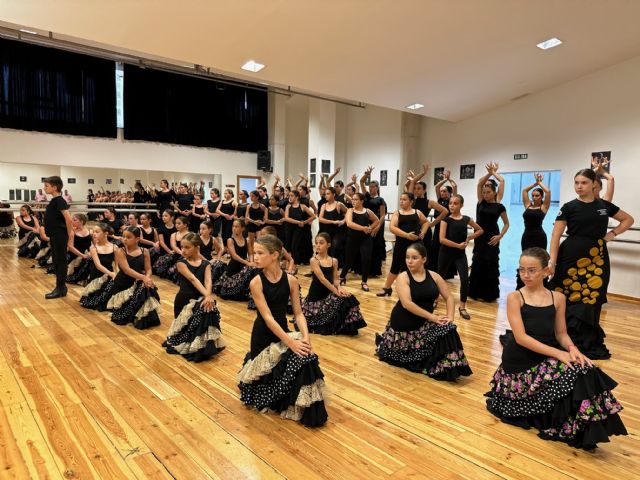 La Escuela Municipal de Danza sale de gira - 1, Foto 1