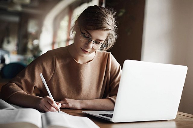 Cómo ayuda la tecnología a estudiar - 1, Foto 1