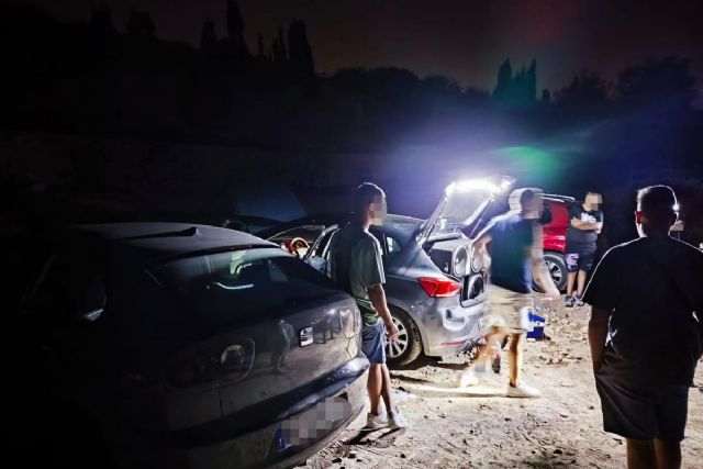 Policía Local de Cartagena disuelve una fiesta ilegal en Isla Plana - 1, Foto 1