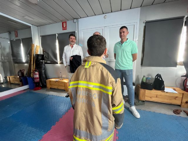 Bomberos de Murcia visitan la Escuela de Verano del centro deportivo Verdolay - 4, Foto 4