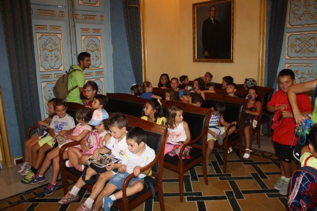 La Escuela de Verano de Mimos visita el Ayuntamiento - 1, Foto 1