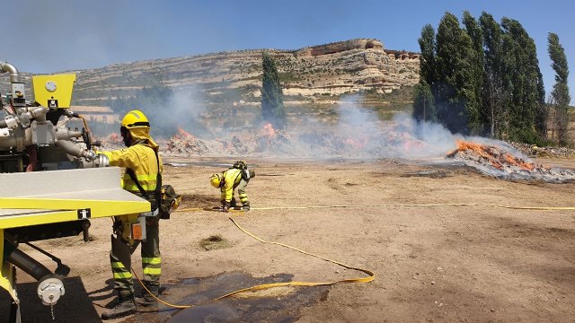 Incendio de restos de plantas aromáticas en Zaén de Arriba - 1, Foto 1