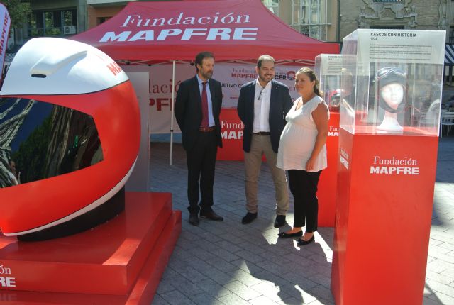 Una exposición muestra la importancia de utilizar el casco en la conducción de vehículos de dos ruedas - 1, Foto 1