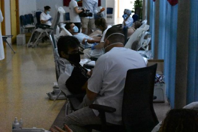 Los festeros acuden a la llamada de la donacion de sangre - 1, Foto 1