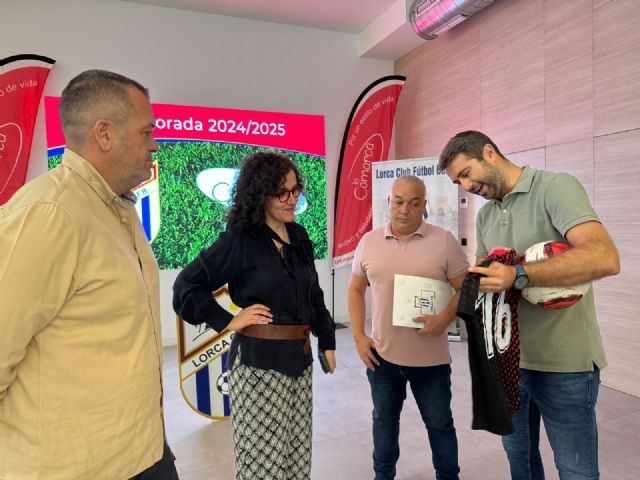 El Ayuntamiento de Lorca avala la apuesta deportiva del grupo empresarial La Comarca con el Lorca Fútbol Base y su escuela - 2, Foto 2