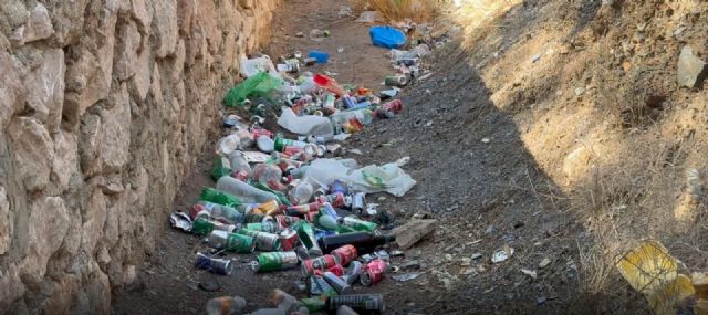 El barrio de Los Ángeles sumido en el abandono y la suciedad debido a la nefasta gestión del Partido Popular - 1, Foto 1