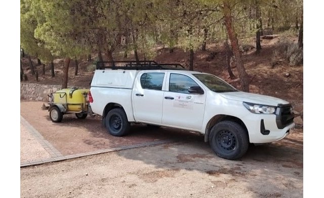 Talan y retiran la masa arbórea seca en el paraje de La Santa, a consecuencia de la sequía y las plagas fitosanitarias - 2, Foto 2