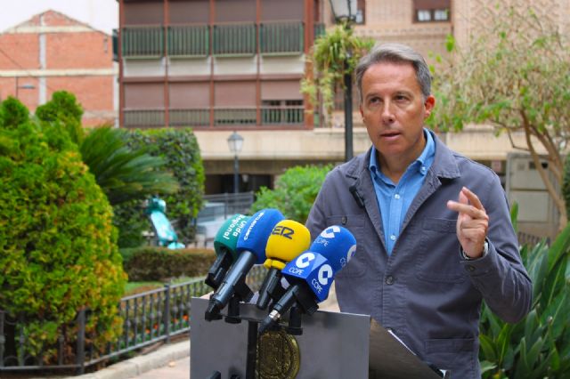 El alcalde califica de tomadura de pelo que el gobierno central se excuse en que no hay dinero para no recuperar el tren con Granada - 2, Foto 2