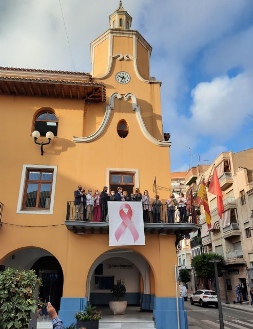 Un lazo rosa y una marcha por la esperanza para visibilizar la lucha contra el cáncer de mama - 2, Foto 2