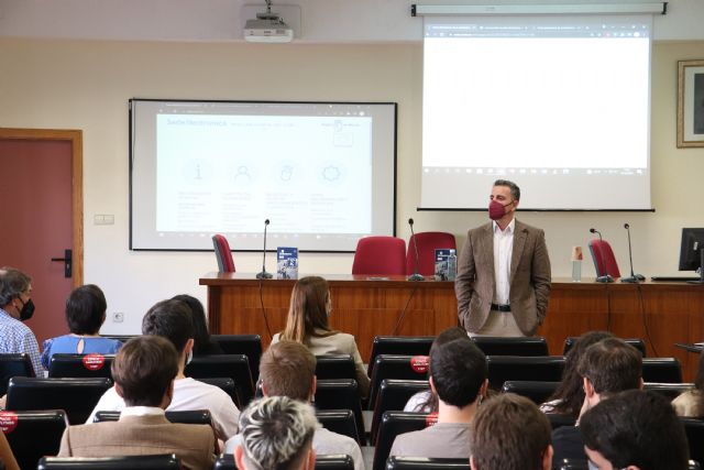 La Comunidad promueve el uso de la sede electrónica entre los estudiantes de la Universidad de Murcia - 1, Foto 1