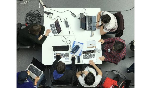 Cátedras Telefónica reúne a 70 jóvenes murcianos en el mayor hackathon del país - 1, Foto 1