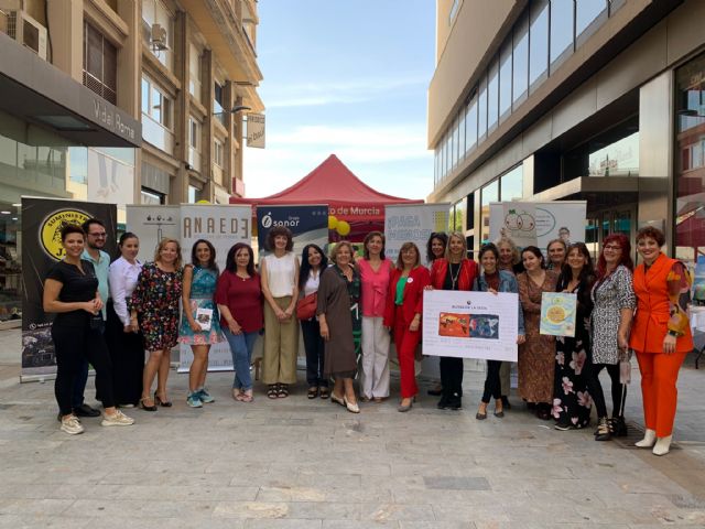 El talento femenino de la Región de Murcia sale a la calle para presentar sus ideas - 1, Foto 1