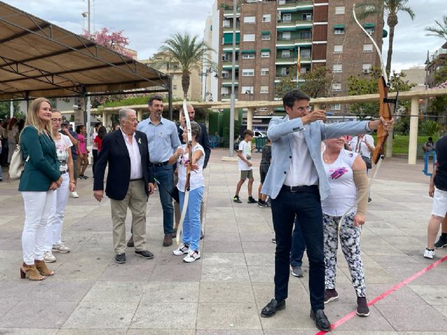 Molina de Segura conmemora el Día Mundial contra el Cáncer de Mama con la lectura de un manifiesto en la Plaza de España - 1, Foto 1