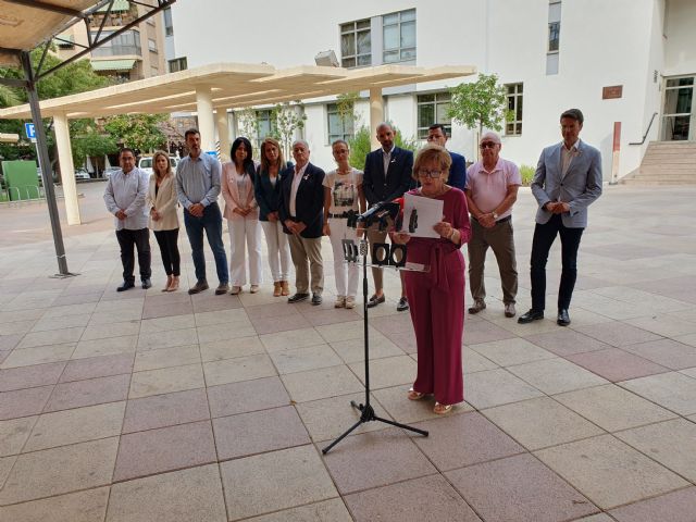 Molina de Segura conmemora el Día Mundial contra el Cáncer de Mama con la lectura de un manifiesto en la Plaza de España - 2, Foto 2