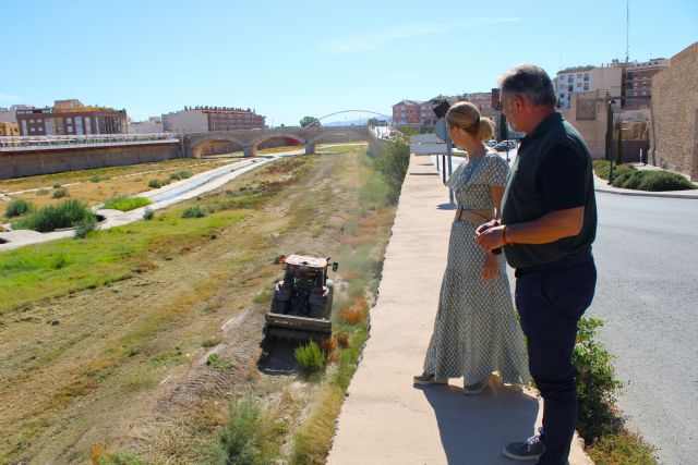 El alcalde de Lorca reivindica en el 50 aniversario de la riada del 73 la necesidad de limpiar el lecho del río Guadalentín - 1, Foto 1