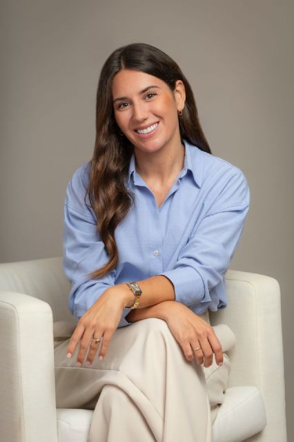 La profesora de la UMU Adoración Díaz publica 'Generación pantalla', un libro sobre cómo acompañar a los menores en el mundo digital La profesora de la UMU Adoración Díaz publica 'Generación pantalla', un libro sobre cómo acompañar a los menores en el mundo digital