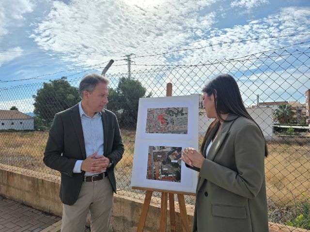 Fulgencio Gil exige al gobierno de Sánchez la cesión de los dos solares que también ha puesto en venta en Apolonia Fulgencio Gil exige al gobierno de Sánchez la cesión de los dos solares que también ha puesto en venta en Apolonia