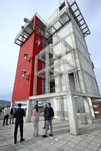La Escuela de Bomberos de Murcia amplía sus instalaciones con la torre de prácticas más alta de España La Escuela de Bomberos de Murcia amplía sus instalaciones con la torre de prácticas más alta de España
