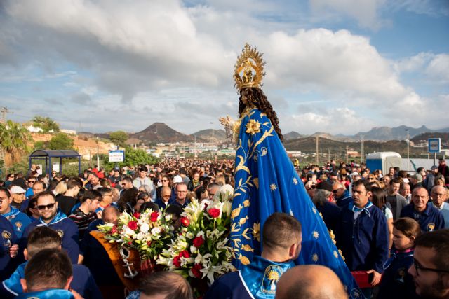 Miles de romeros acompañan a la Pursima Concepcin hasta la ermita de Bolnuevo, Foto 1
