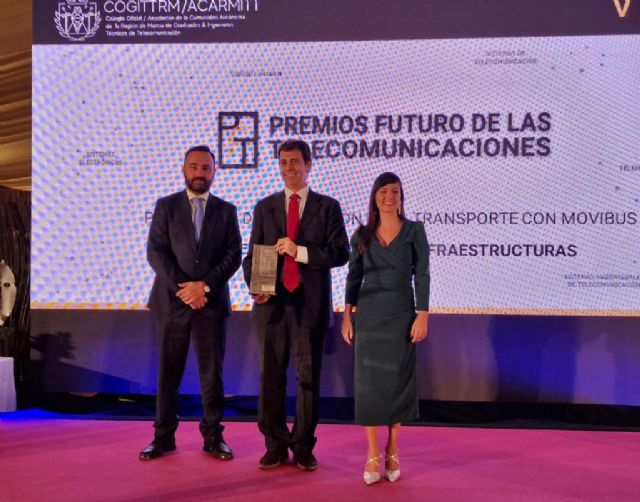 Movibus recibe el galardón a la digitalización del transporte en los VI Premios Futuro de las Telecomunicaciones - 1, Foto 1