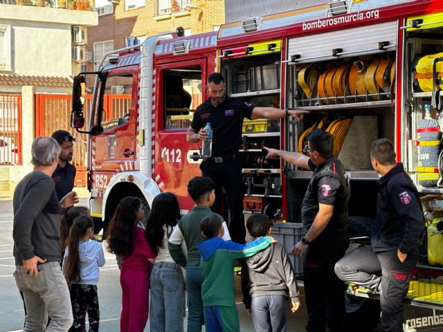 El Ayuntamiento fomenta la autoprotección entre escolares a través de unas jornadas educativas - 2, Foto 2