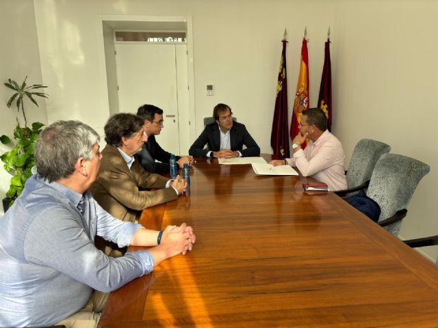 La plataforma Compromiso por el Desarrollo Sostenible del Puerto de Cartagena alcanza sus 30 miembros con la incorporación de la Cofradía de Pescadores - 2, Foto 2