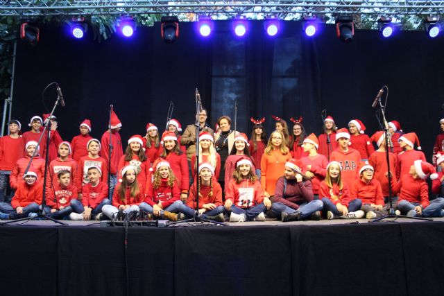 Los escolares aguileños ponen música a la Navidad - 1, Foto 1