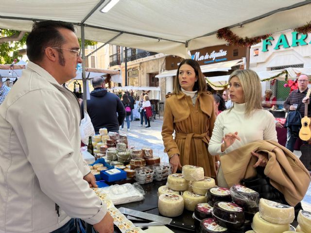 Amplia variedad de productos artesanales en el Mercadillo Tradicional Navideño - 4, Foto 4