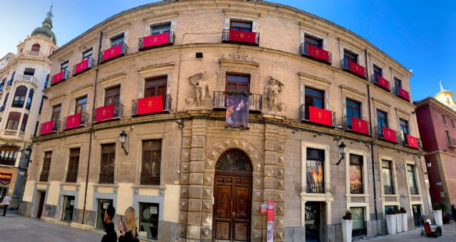 Las fachadas del casco histórico de Murcia se adornan con escenas de Velázquez, El Greco y Murillo - 1, Foto 1