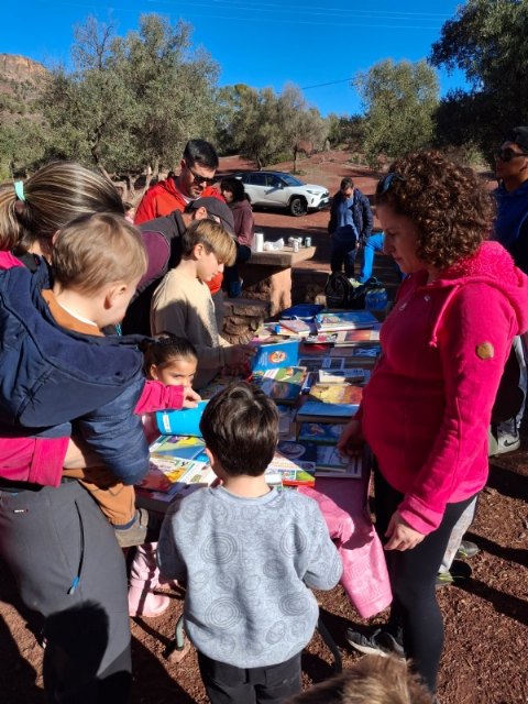 La Biblioteca Municipal colabora en las actividades del Día del Árbol, organizado por el Club Senderista de Totana - 3, Foto 3