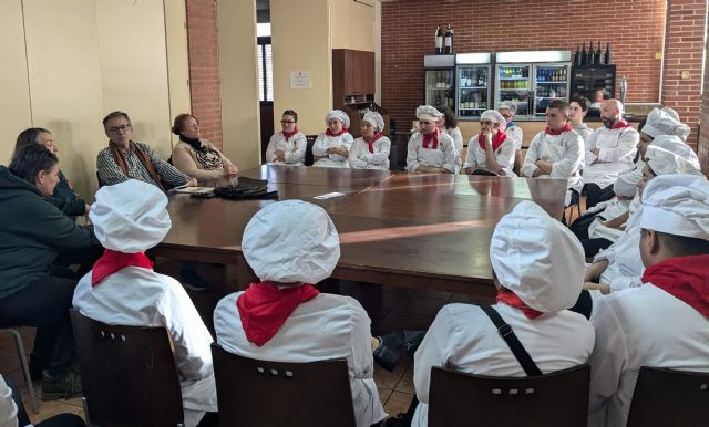 José Sánchez Conesa explica la historia gastronómica de Cartagena a los alumnos de la Escuela de Hostelería - 3, Foto 3