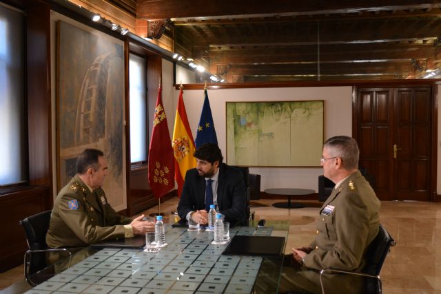 El presidente de la Comunidad recibe al teniente general Francisco José Gan Pampols - 1, Foto 1